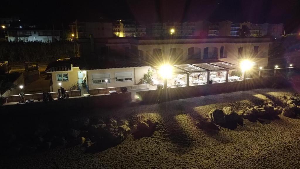 Hotel Ristorante La Lampara Gizzeria Bagian luar foto