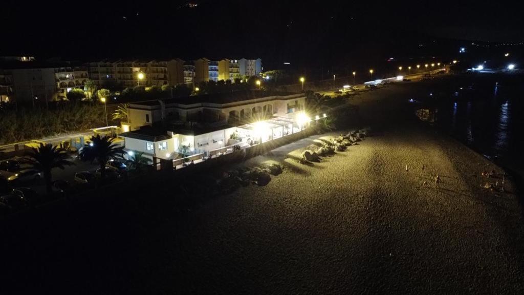 Hotel Ristorante La Lampara Gizzeria Bagian luar foto