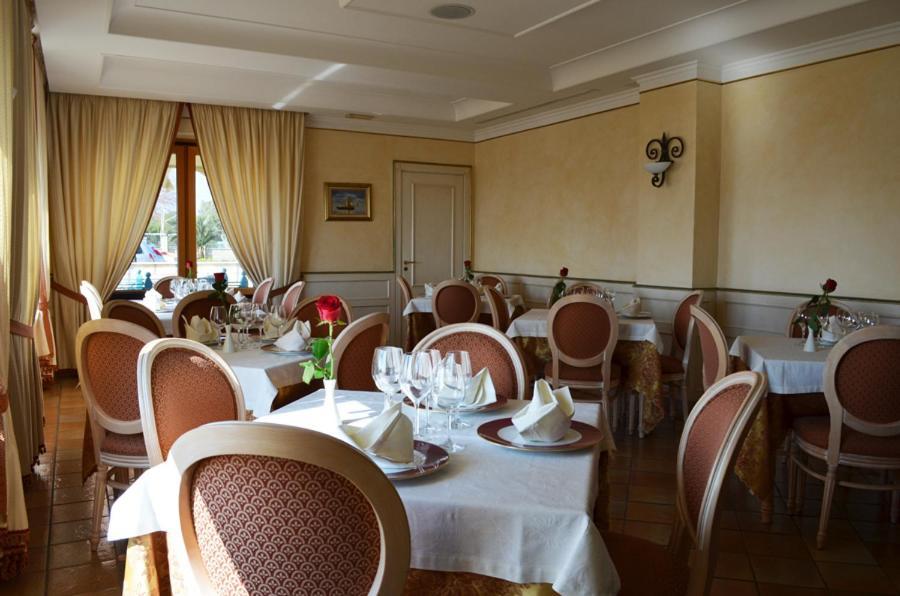 Hotel Ristorante La Lampara Gizzeria Bagian luar foto