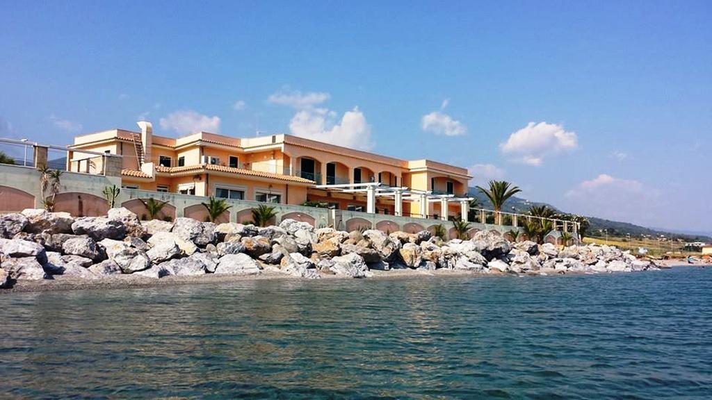 Hotel Ristorante La Lampara Gizzeria Bagian luar foto